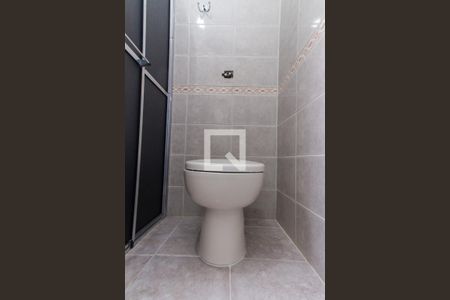 Casa para alugar com 150m², 2 quartos e 1 vaga Casa para alugar com 150m², 2 quartos e 1 vagaBanheiro