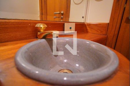 Apartamento para alugar com 315m², 4 quartos e 3 vagasDetalhe do Lavabo