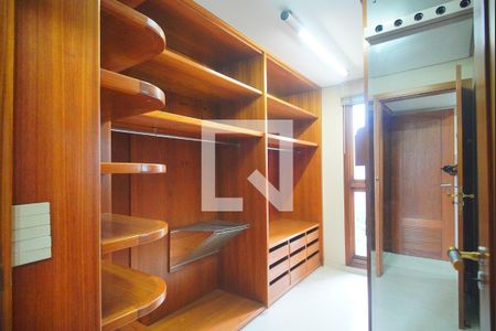 Apartamento para alugar com 315m², 4 quartos e 3 vagasCloset 2