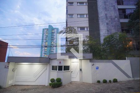 Apartamento para alugar com 315m², 4 quartos e 3 vagasFachada