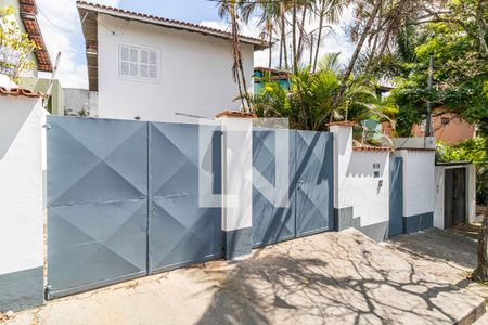 Casa para alugar com 159m², 4 quartos e 3 vagasFachada