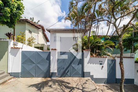 Casa para alugar com 159m², 4 quartos e 3 vagasFachada