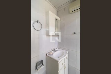 Casa à venda com 244m², 7 quartos e 6 vagasBanheiro Corredor - Casa 2