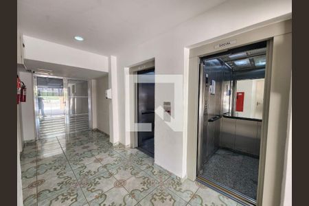 Apartamento para alugar com 64m², 2 quartos e 1 vagaÁrea comum - Elevadores