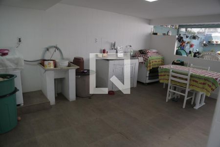 Casa à venda com 136m², 3 quartos e 2 vagasÁrea de Serviço