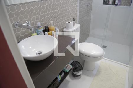 Casa à venda com 136m², 3 quartos e 2 vagasBanheiro da Suíte