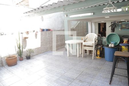 Casa à venda com 136m², 3 quartos e 2 vagasQuintal