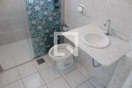 Banheiro de apartamento para alugar com 1 quarto, 45m² em Itararé, São Vicente