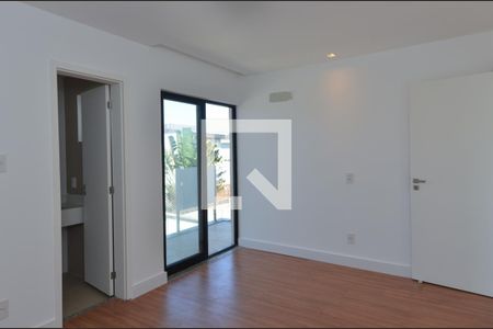 Casa de condomínio à venda com 142m², 4 quartos e 2 vagasSuite 2