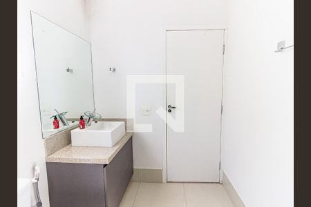 Casa à venda com 120m², 2 quartos e sem vagaBanheiro da Suíte