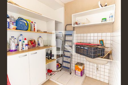 Casa à venda com 120m², 2 quartos e sem vagaArea de serviço