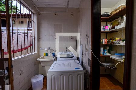 Casa à venda com 235m², 3 quartos e 3 vagas Casa à venda com 235m², 3 quartos e 3 vagasÁrea de Serviço