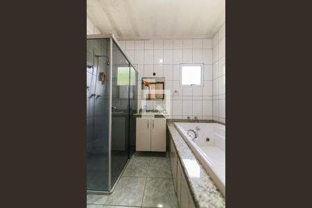 Casa à venda com 160m², 3 quartos e 2 vagasBanheiro da Suíte