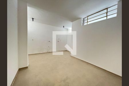 Casa à venda com 3 quartos, 131m² em Vila Cordeiro, São Paulo