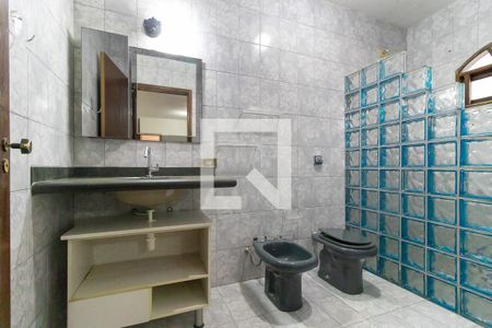 Banheiro da suíte de casa à venda com 4 quartos, 250m² em Jardim América, Campinas