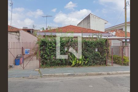 Casa para alugar com 250m², 6 quartos e 5 vagas Casa para alugar com 250m², 6 quartos e 5 vagasFachada