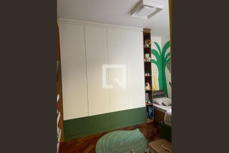 Casa à venda com 3 quartos, 243m² em Jardim das Palmeiras, São Bernardo do Campo