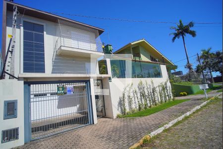 Casa para alugar com 220m², 3 quartos e 2 vagasFachada