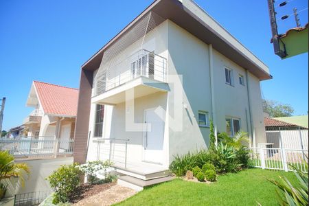 Casa para alugar com 220m², 3 quartos e 2 vagasFachada