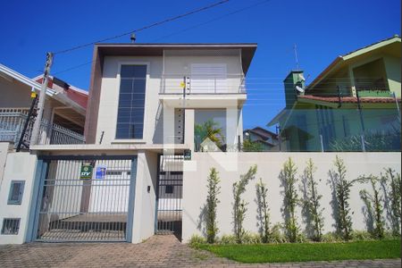 Casa para alugar com 220m², 3 quartos e 2 vagasFachada