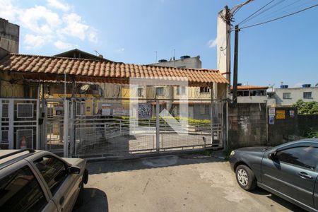 Casa de condomínio para alugar com 54m², 2 quartos e 1 vaga Casa de condomínio para alugar com 54m², 2 quartos e 1 vagaFachada