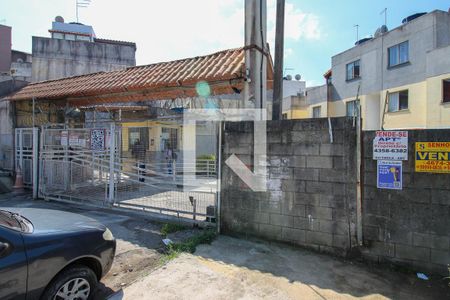 Casa de condomínio para alugar com 54m², 2 quartos e 1 vaga Casa de condomínio para alugar com 54m², 2 quartos e 1 vagaFachada