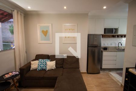 Casa de condomínio para alugar com 54m², 2 quartos e 1 vaga Casa de condomínio para alugar com 54m², 2 quartos e 1 vagaSala