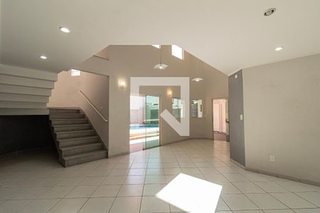 Sala de casa de condomínio para alugar com 4 quartos, 350m² em Jardim Vila Inglesa, Sorocaba