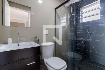 Banheiro de kitnet/studio para alugar com 0 quarto, 25m² em Jardim Adriana, Guarulhos