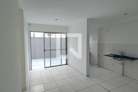 sala de apartamento para alugar com 2 quartos, 60m² em Pechincha, Rio de Janeiro