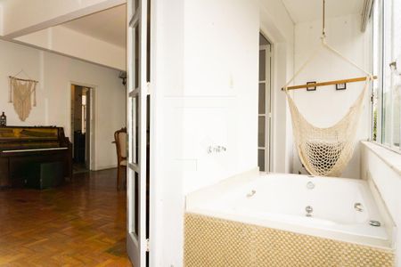 Apartamento à venda com 110m², 2 quartos e sem vagaVaranda