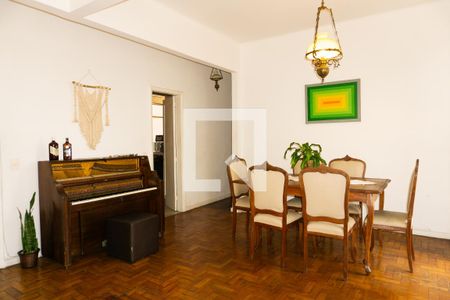 Apartamento à venda com 110m², 2 quartos e sem vagaSala