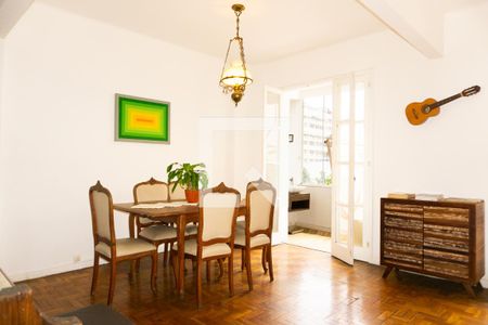 Apartamento à venda com 110m², 2 quartos e sem vagaSala