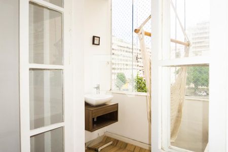 Apartamento à venda com 110m², 2 quartos e sem vagaVaranda