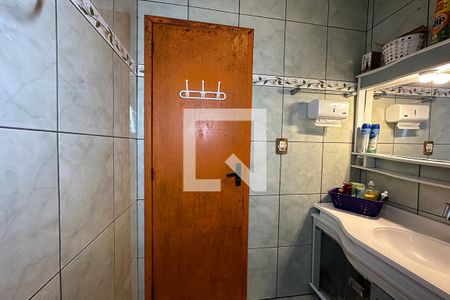 Casa de condomínio à venda com 240m², 3 quartos e 2 vagasBanheiro