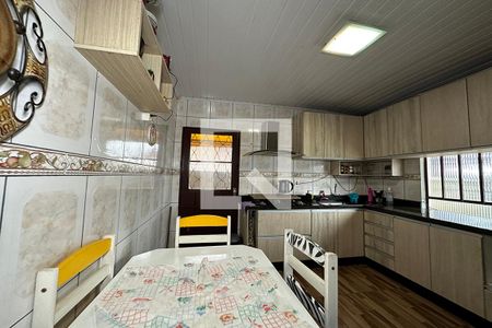 Casa de condomínio à venda com 240m², 3 quartos e 2 vagasCozinha