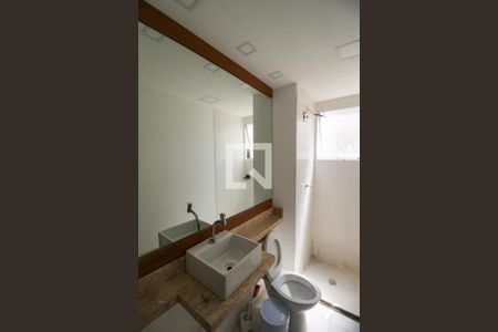 Banheiro de apartamento para alugar com 2 quartos, 46m² em Itaim Paulista, Ferraz de Vasconcelos