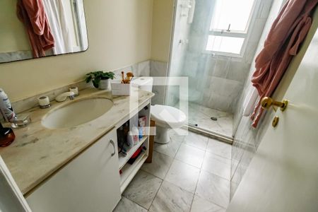 Apartamento à venda com 160m², 3 quartos e 3 vagas Apartamento à venda com 160m², 3 quartos e 3 vagasBanheiro da Suíte 1