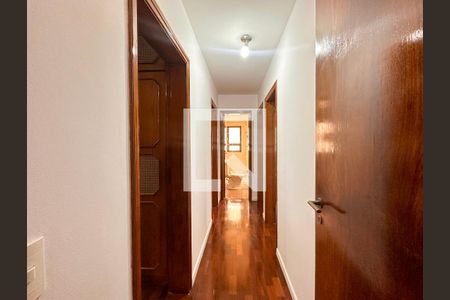 Apartamento para alugar com 163m², 4 quartos e 3 vagasCorredor quartos