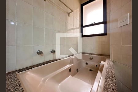 Apartamento para alugar com 163m², 4 quartos e 3 vagasBanheiro da Suíte 1