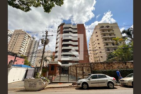 Apartamento para alugar com 163m², 4 quartos e 3 vagasFachada