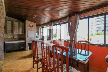 Casa à venda com 9 quartos, 360m² em Jardim Botânico, Porto Alegre