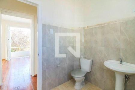 Casa à venda com 2 quartos, 130m² em Santa Cecília, Porto Alegre