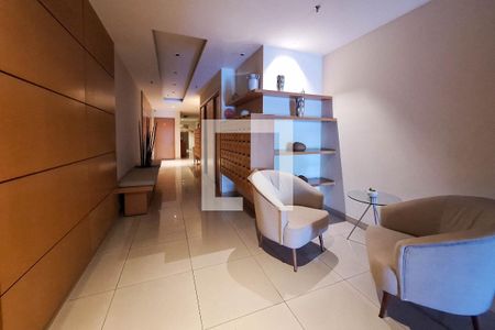 Apartamento à venda com 65m², 2 quartos e 1 vaga Apartamento à venda com 65m², 2 quartos e 1 vagaFachada e portaria