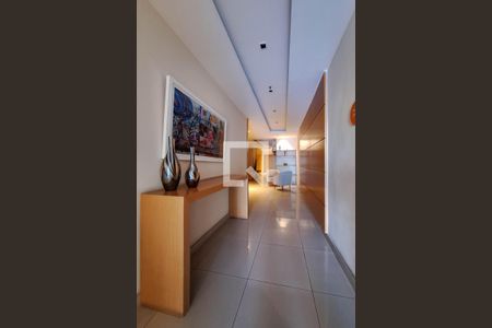 Apartamento à venda com 65m², 2 quartos e 1 vaga Apartamento à venda com 65m², 2 quartos e 1 vagaFachada e portaria