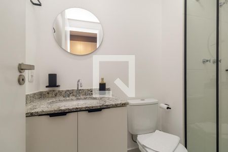 Banheiro de kitnet/studio para alugar com 1 quarto, 22m² em República, São Paulo