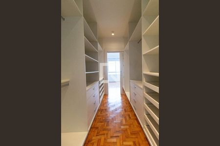 Apartamento à venda com 209m², 4 quartos e 2 vagasCloset do quarto 3