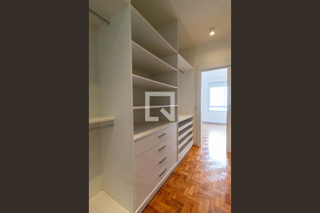 Apartamento à venda com 209m², 4 quartos e 2 vagasCloset do quarto 3