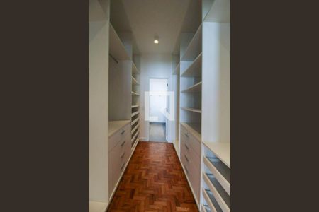 Apartamento à venda com 209m², 4 quartos e 2 vagasCloset do quarto 3