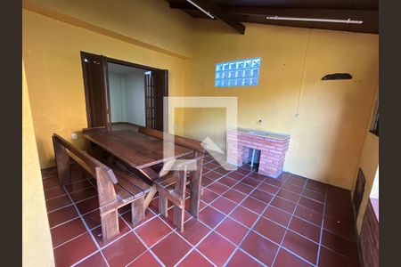 Casa à venda com 300m², 5 quartos e 1 vaga Casa à venda com 300m², 5 quartos e 1 vagaÁrea comum - Churrasqueira